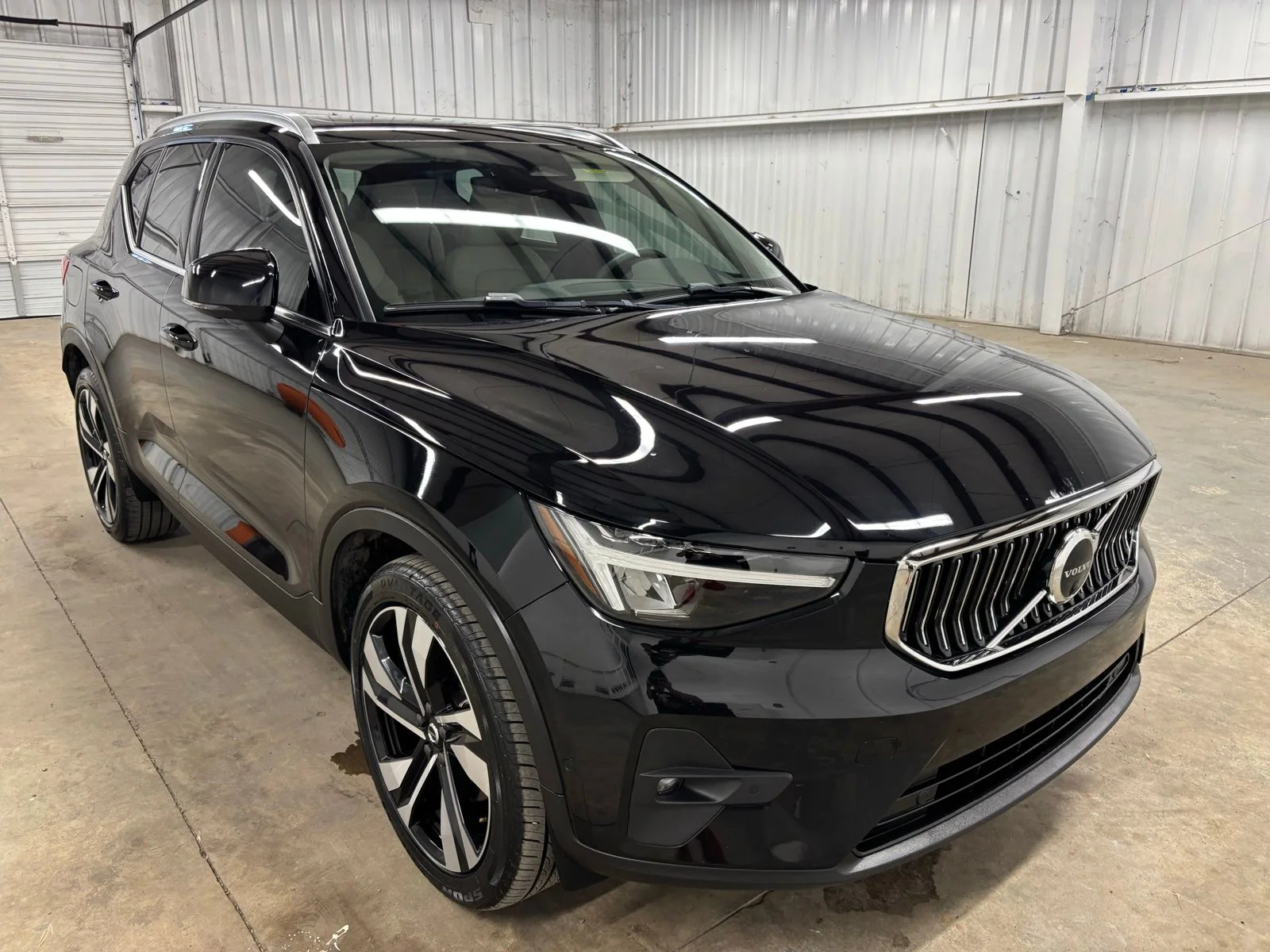 2023 Volvo XC40 B5 Plus Bright AWD's photo