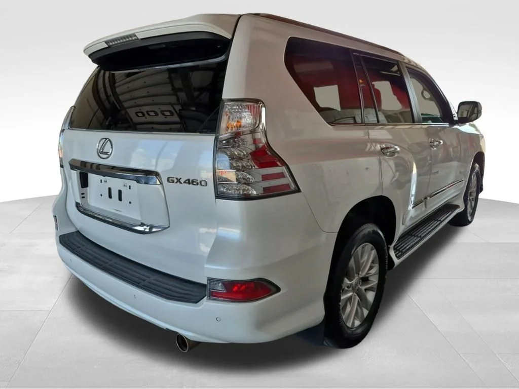 Used 2017  Lexus 460 image 8