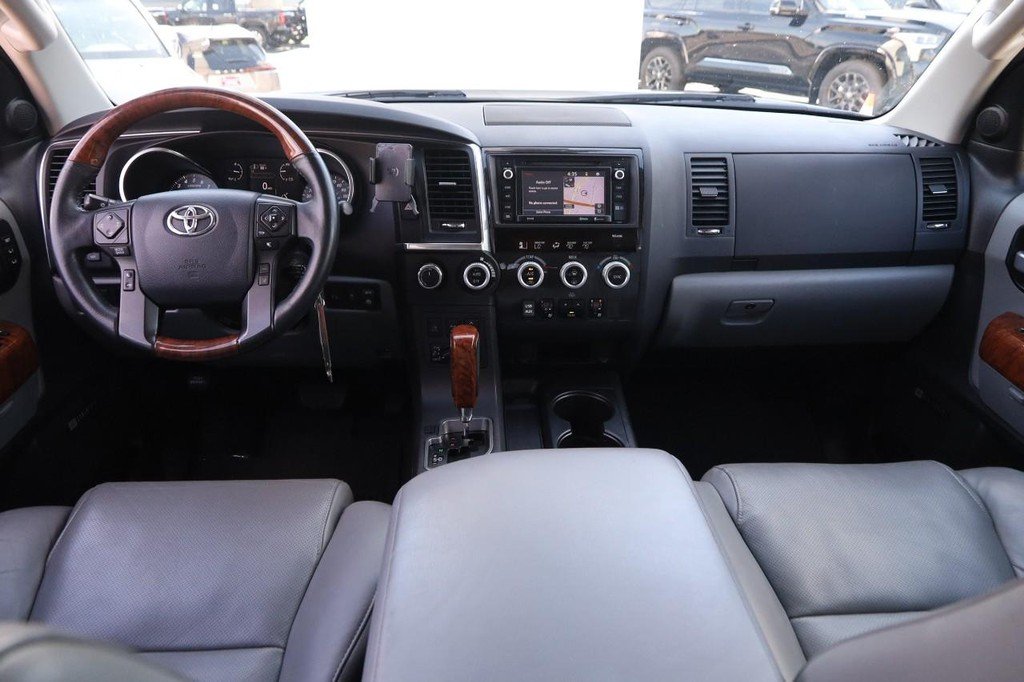 Used 2018 Magnetic Gray Metallic Toyota Platinum 4WD (Natl) image 26