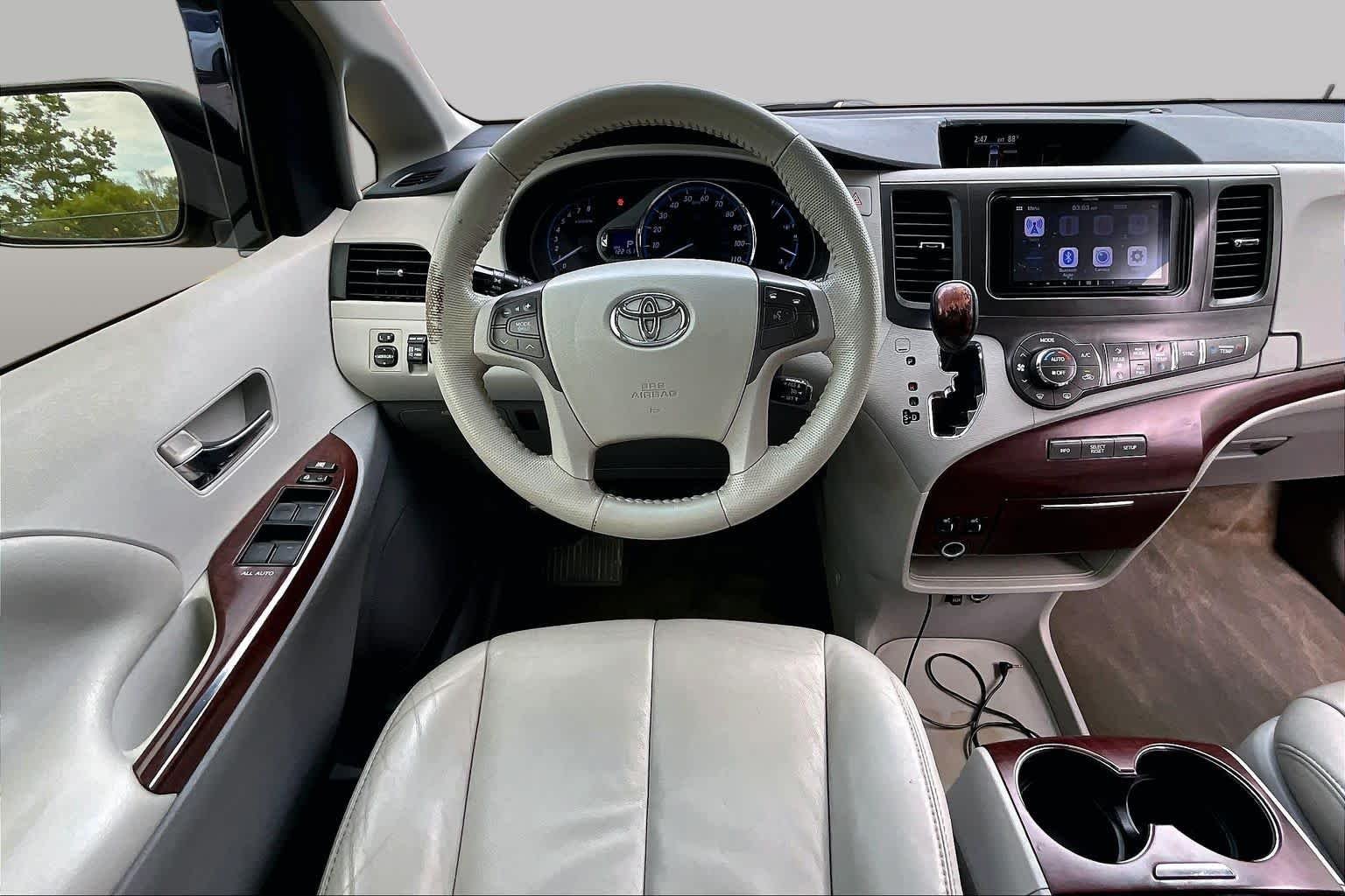 Used 2013 Silver Sky Metallic Toyota XLE image 5