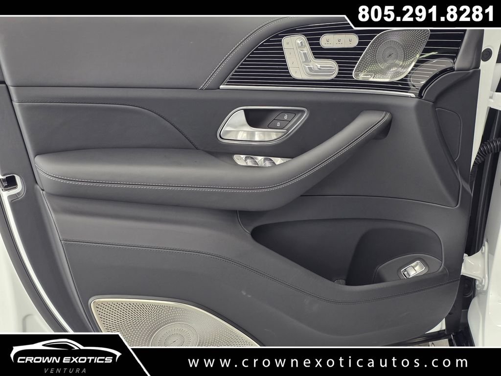 Used 2026  Mercedes-Benz Maybach GLS 600 image 38