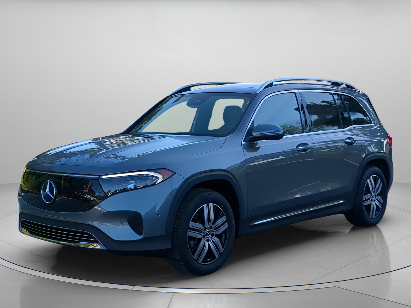 2025 Mercedes-Benz EQB EQB 300 4MATIC's photo