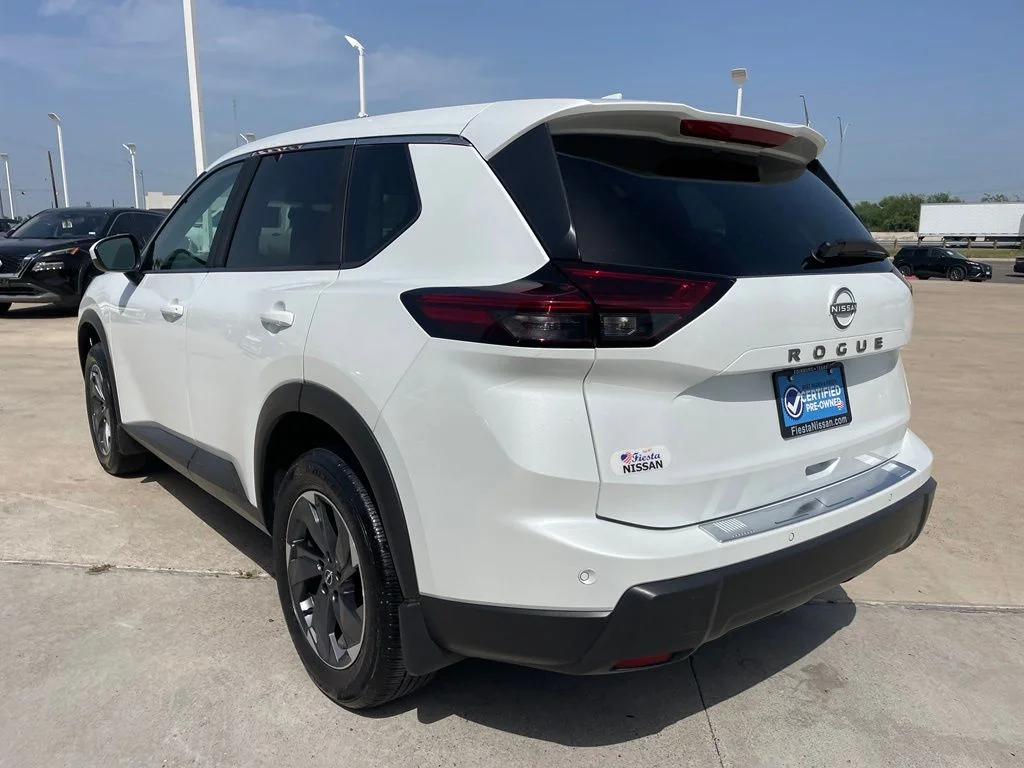 Used 2025 White Nissan SV image 5