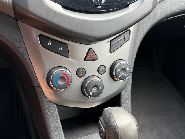 Used 2015 Gray Chevrolet LT image 16