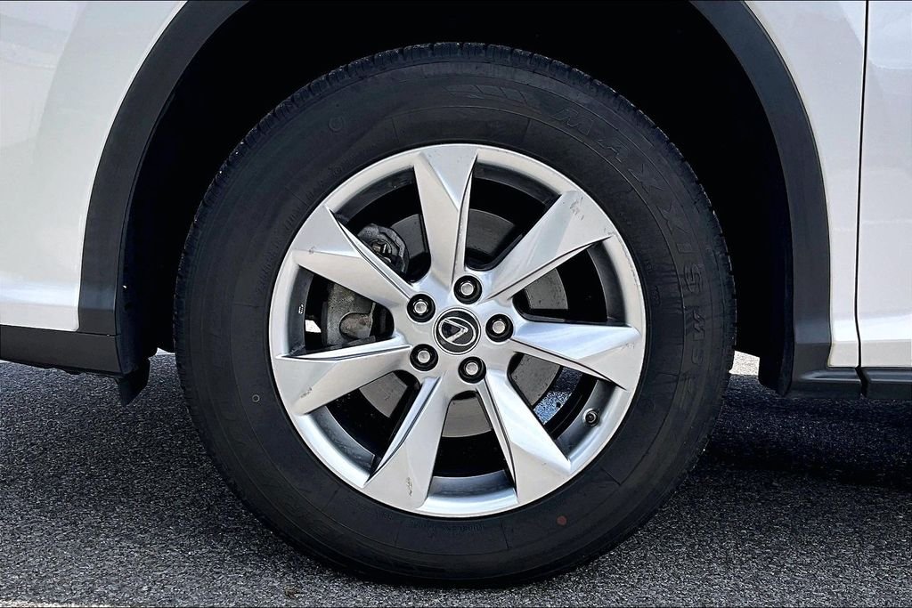 Used 2019 White Lexus 350 image 34
