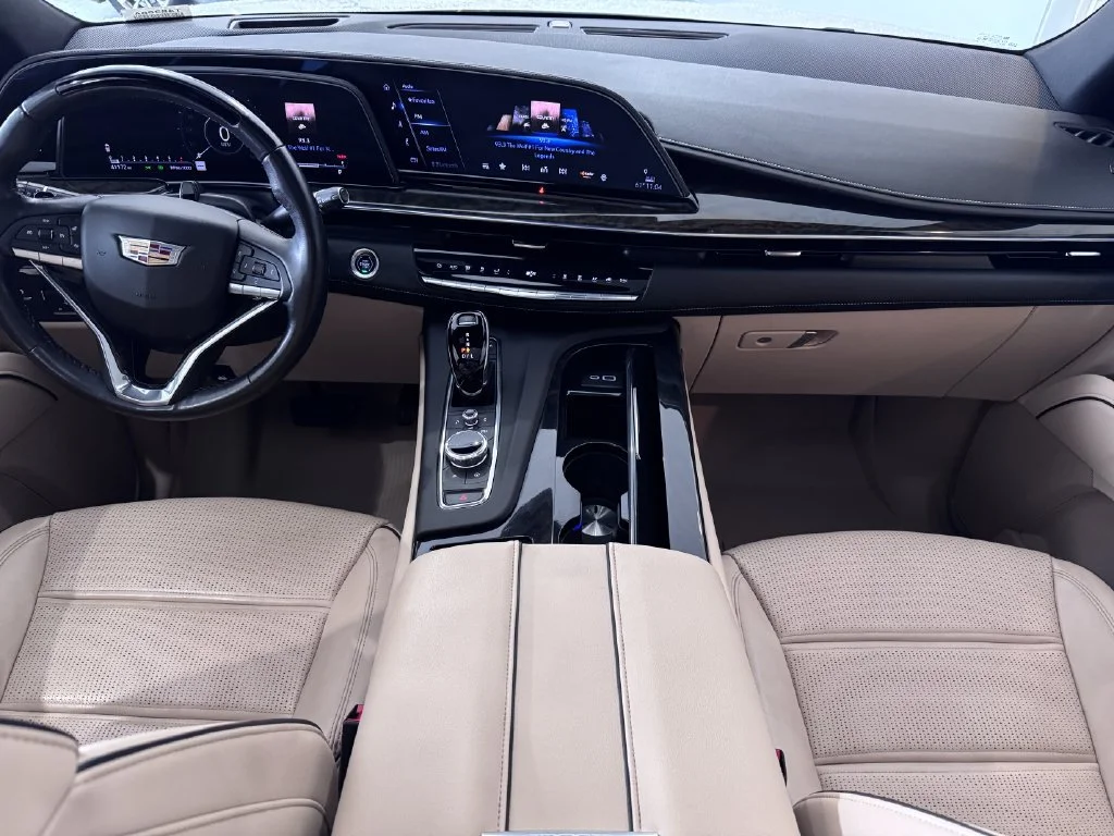 Certified Used 2024 Crystal White Tricoat Cadillac Premium Luxury image 15