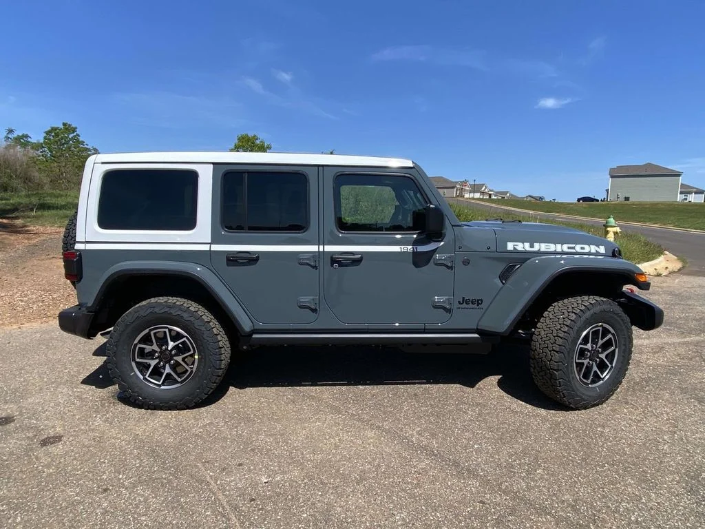 New 2026 Anvil Clear-Coat Exterior Paint Jeep Rubicon image 7