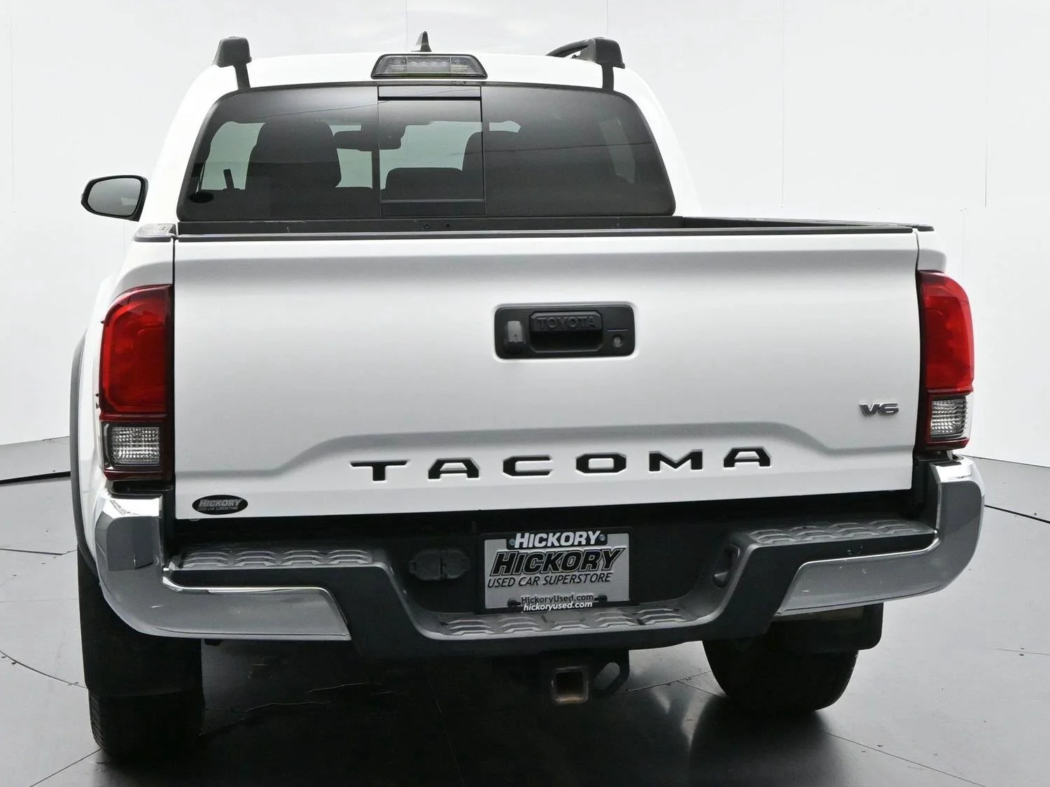 Used 2018 Super White Toyota TRD Off Road image 6