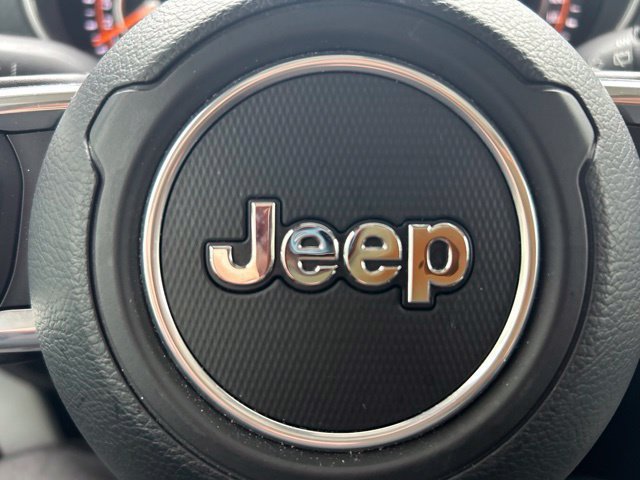 Used 2022 Bright White Clearcoat Jeep Unlimited Sahara image 22