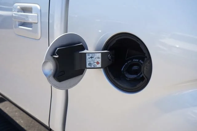 Used 2014  Ford XL image 12