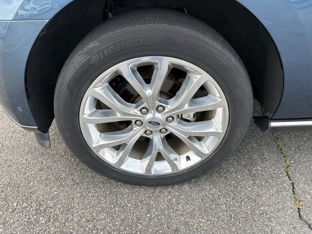 Used 2018 Blue Ford Limited image 7