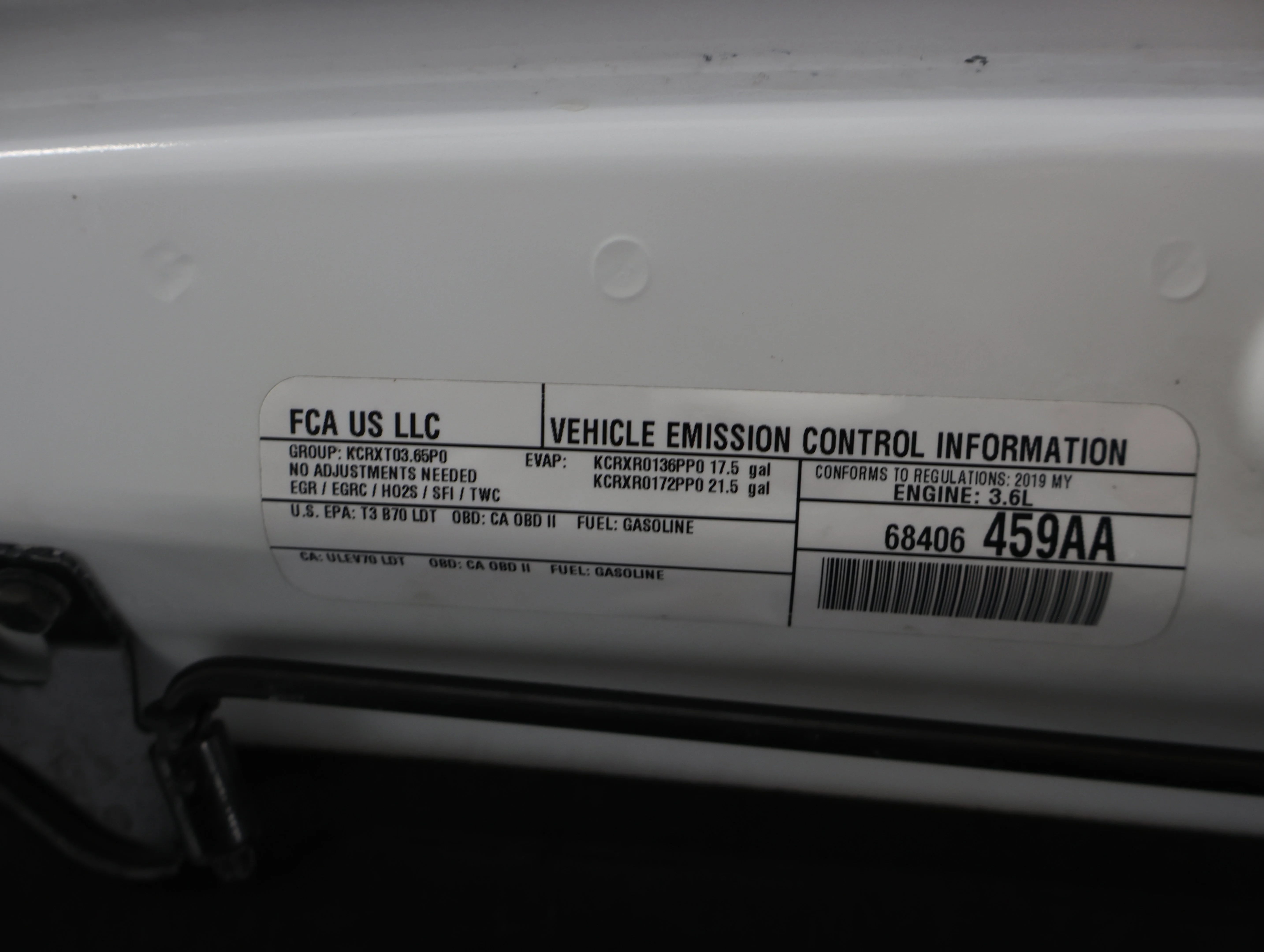 Used 2019 Bright White Clearcoat Jeep Unlimited Sahara image 18