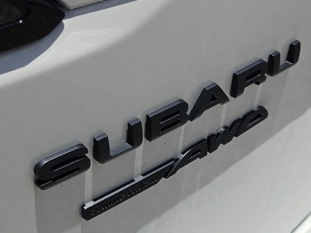 Used 2025 White Subaru Onyx Edition image 13