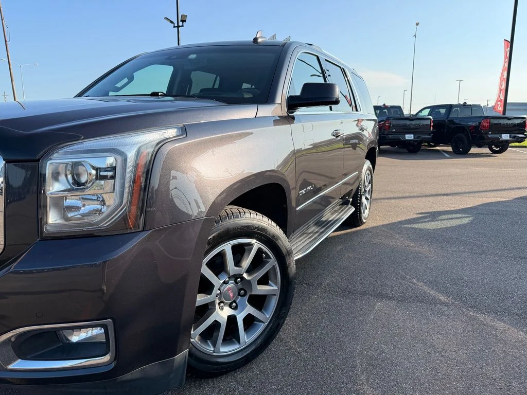 Used 2017 Iridium Metallic GMC Denali image 11