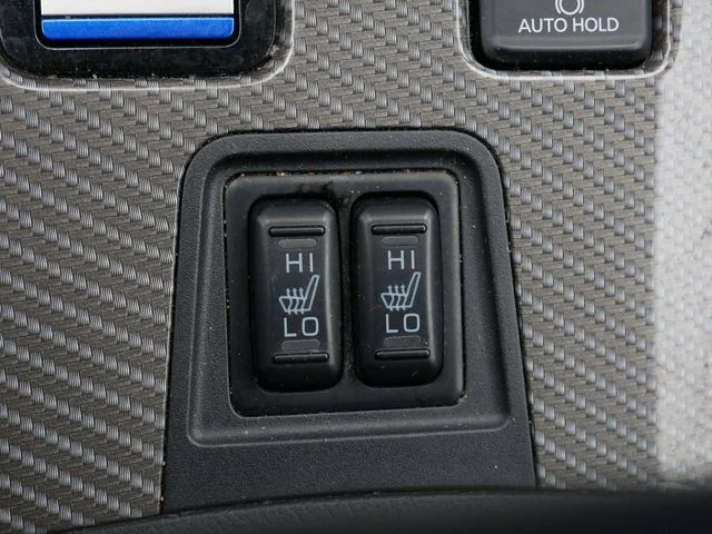 Used 2022 Mercury Gray Metallic Mitsubishi SEL image 25