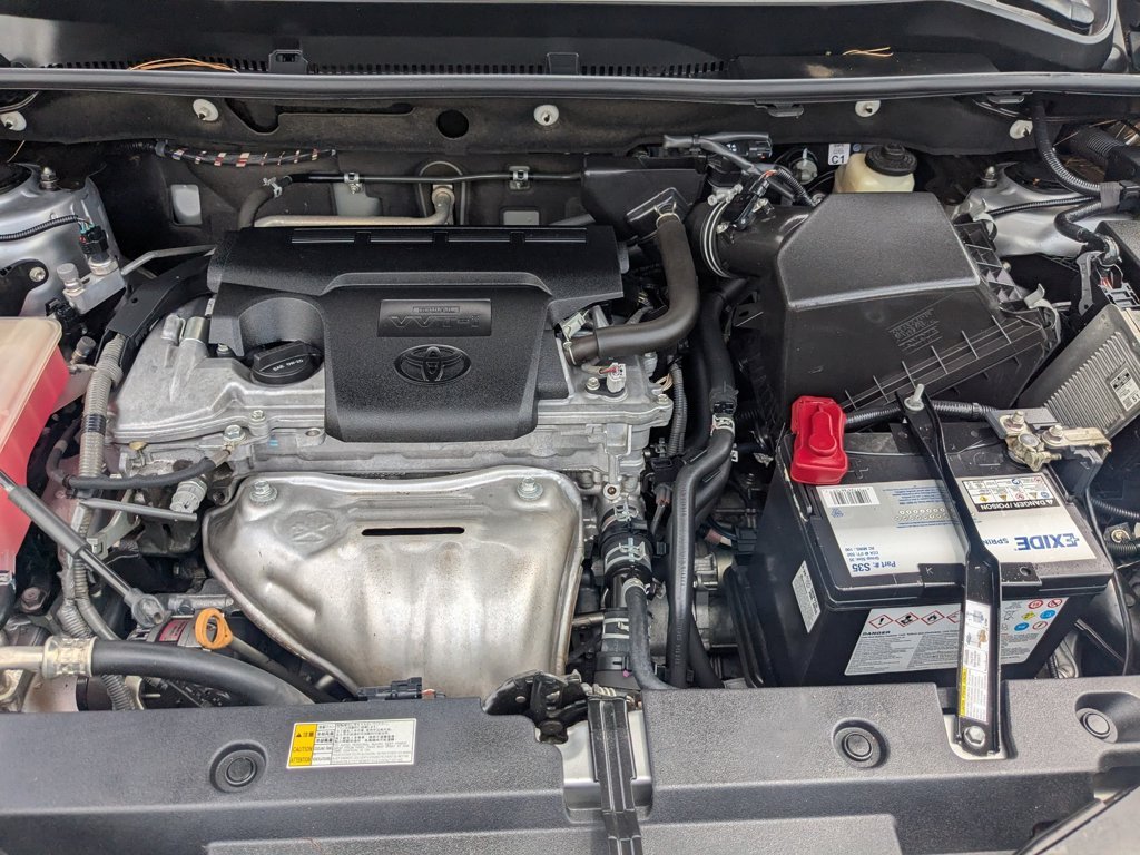 Used 2018  Toyota LE image 29
