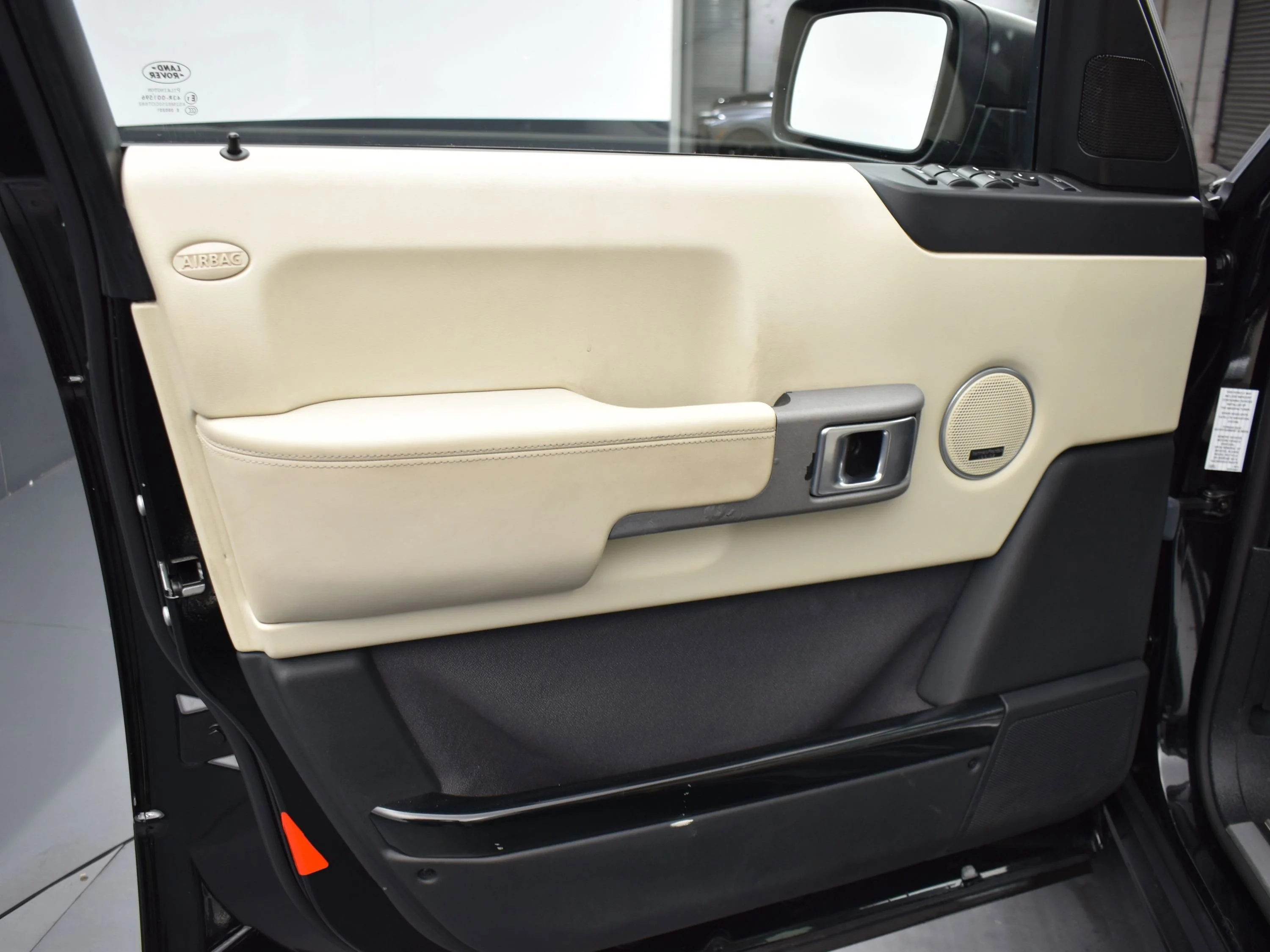 Used 2006 Java Black Land Rover SC image 9
