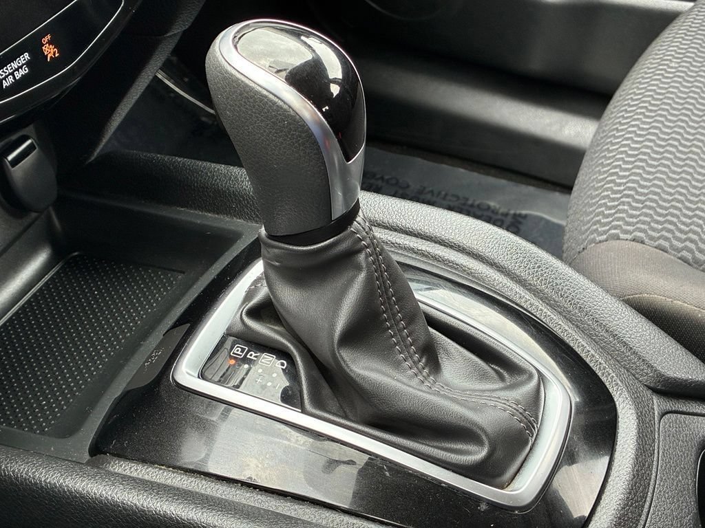 Used 2019 Blue Nissan S image 28