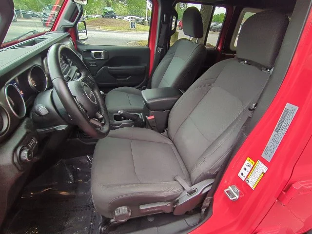Used 2018 Red Jeep Unlimited Sport S image 14