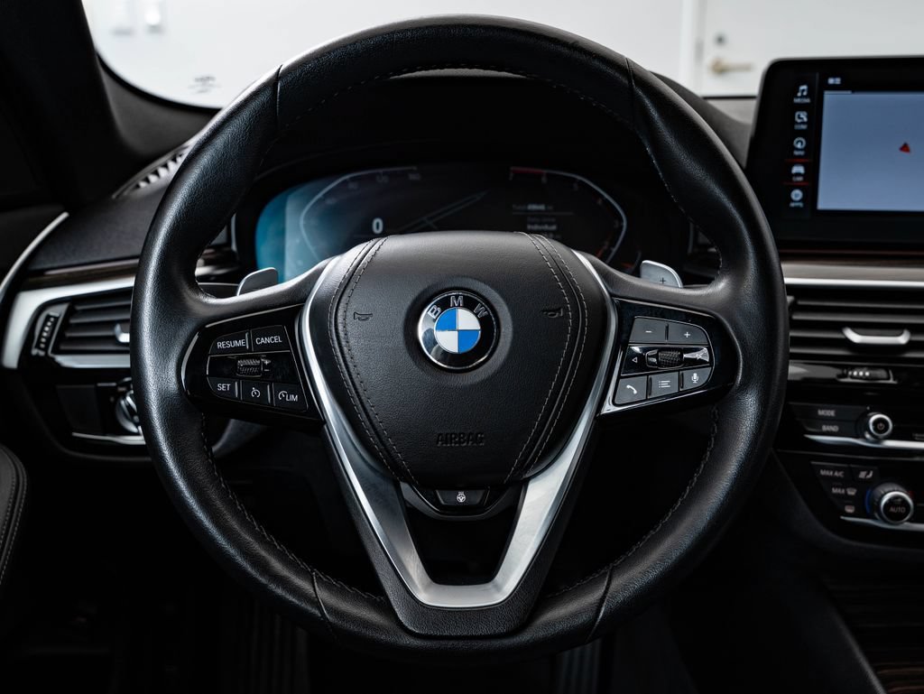 Used 2022 Bluestone Metallic BMW 530i xDrive image 41