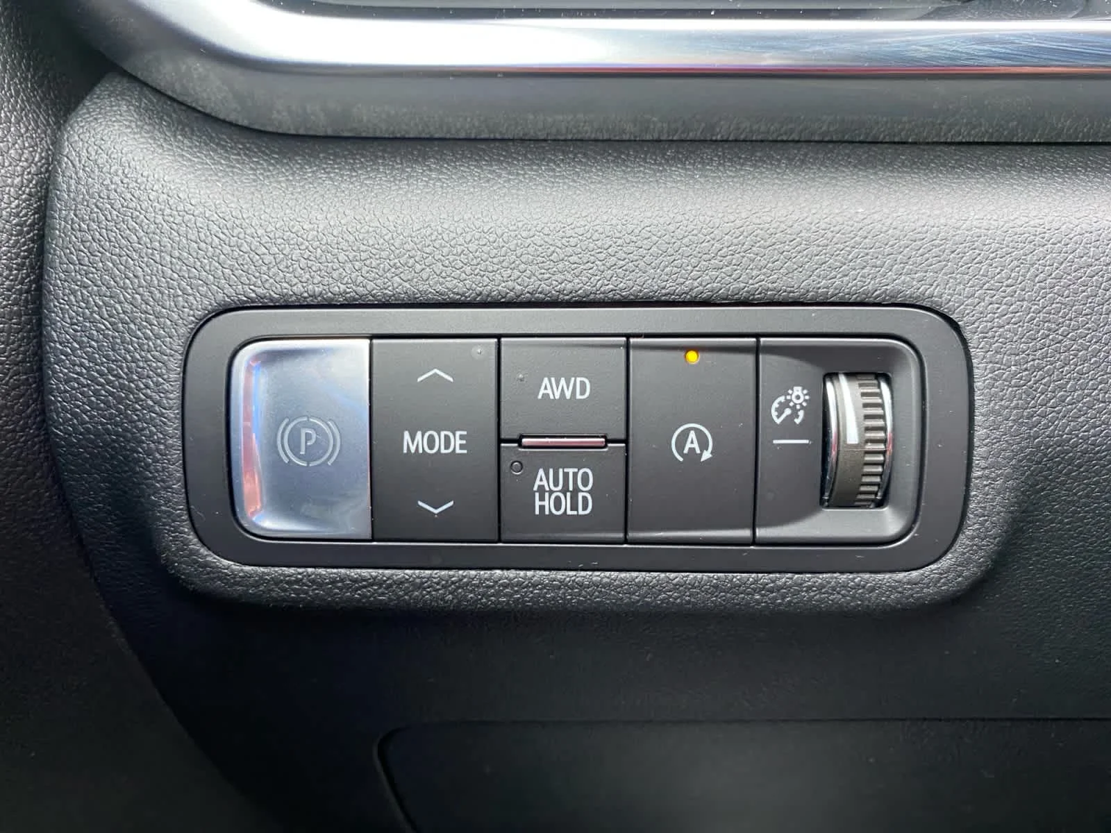 Used 2026 Summit White GMC Elevation image 30