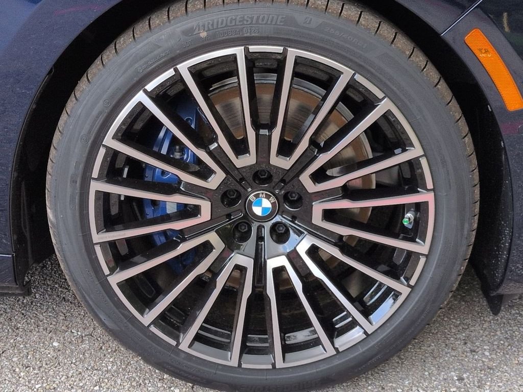 New 2026 Tanzanite Blue II Metallic BMW xDrive60 image 11