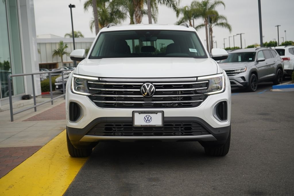 New 2026 Opal White Pearl Volkswagen SE w/Technology image 5