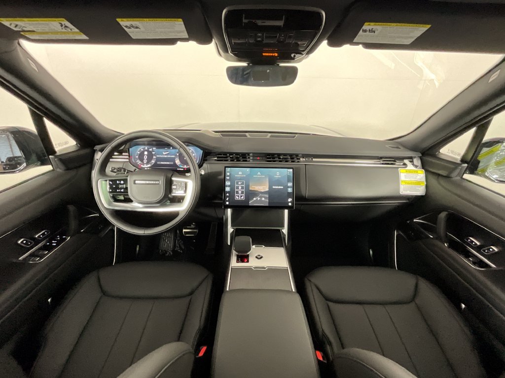 New 2026 Carpathian Grey Land Rover SE LWB 7-Seats / V8 image 4