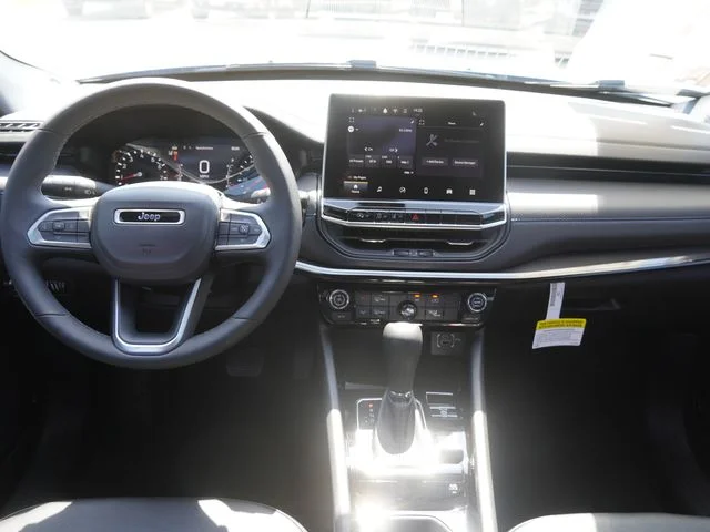 2026 Jeep Compass Latitude Altitude - Photo 14