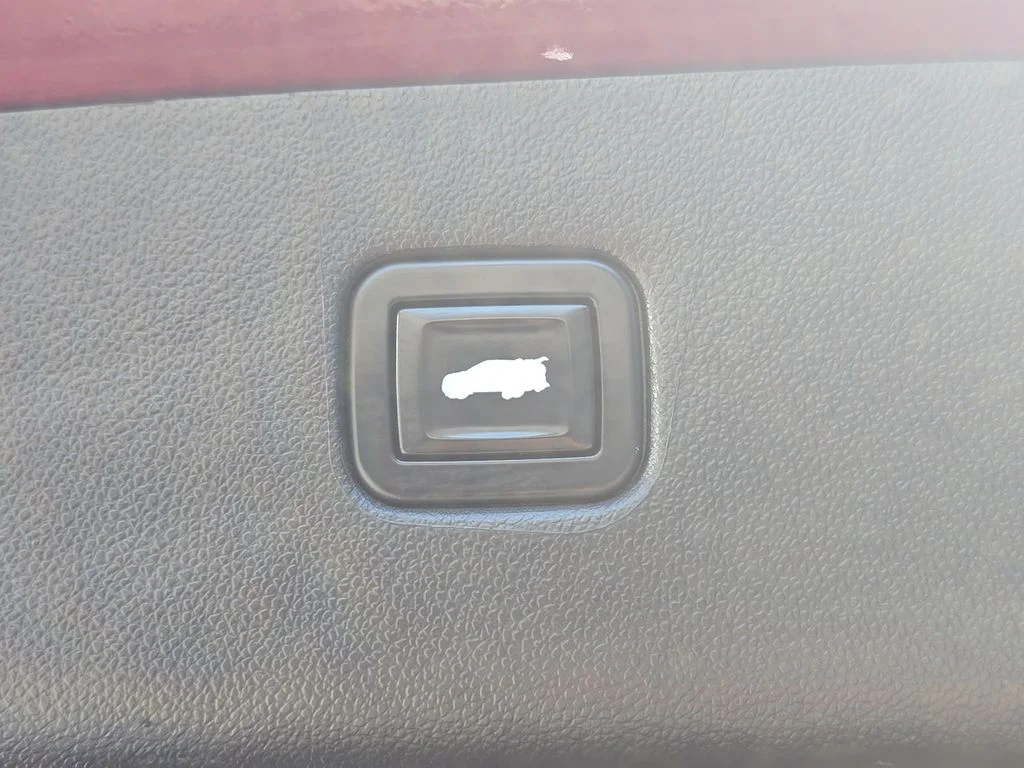 Used 2021 Red Chevrolet RS image 13