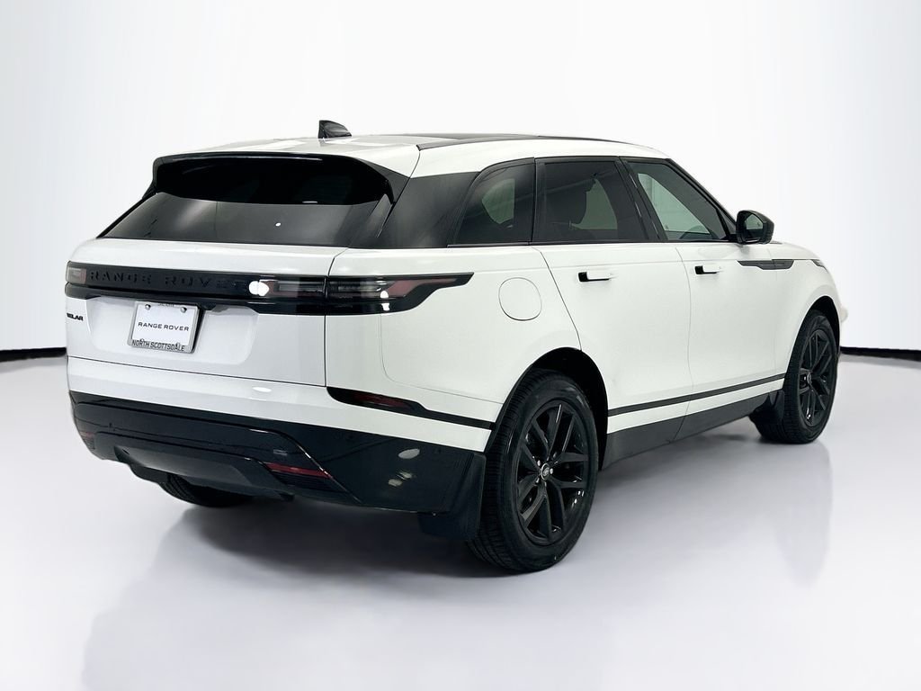 New 2026 Fuji White LAND ROVER Dynamic SE image 5