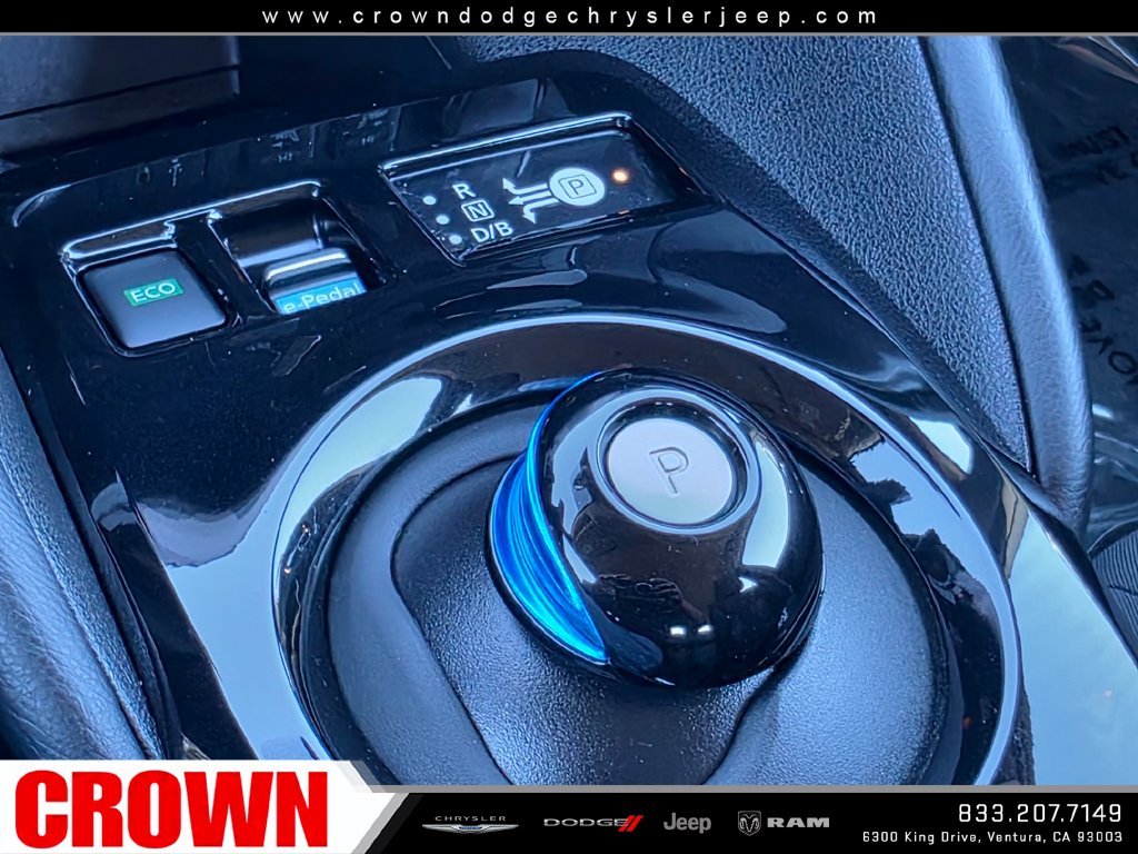 Used 2025 Gray Nissan SV Plus image 27