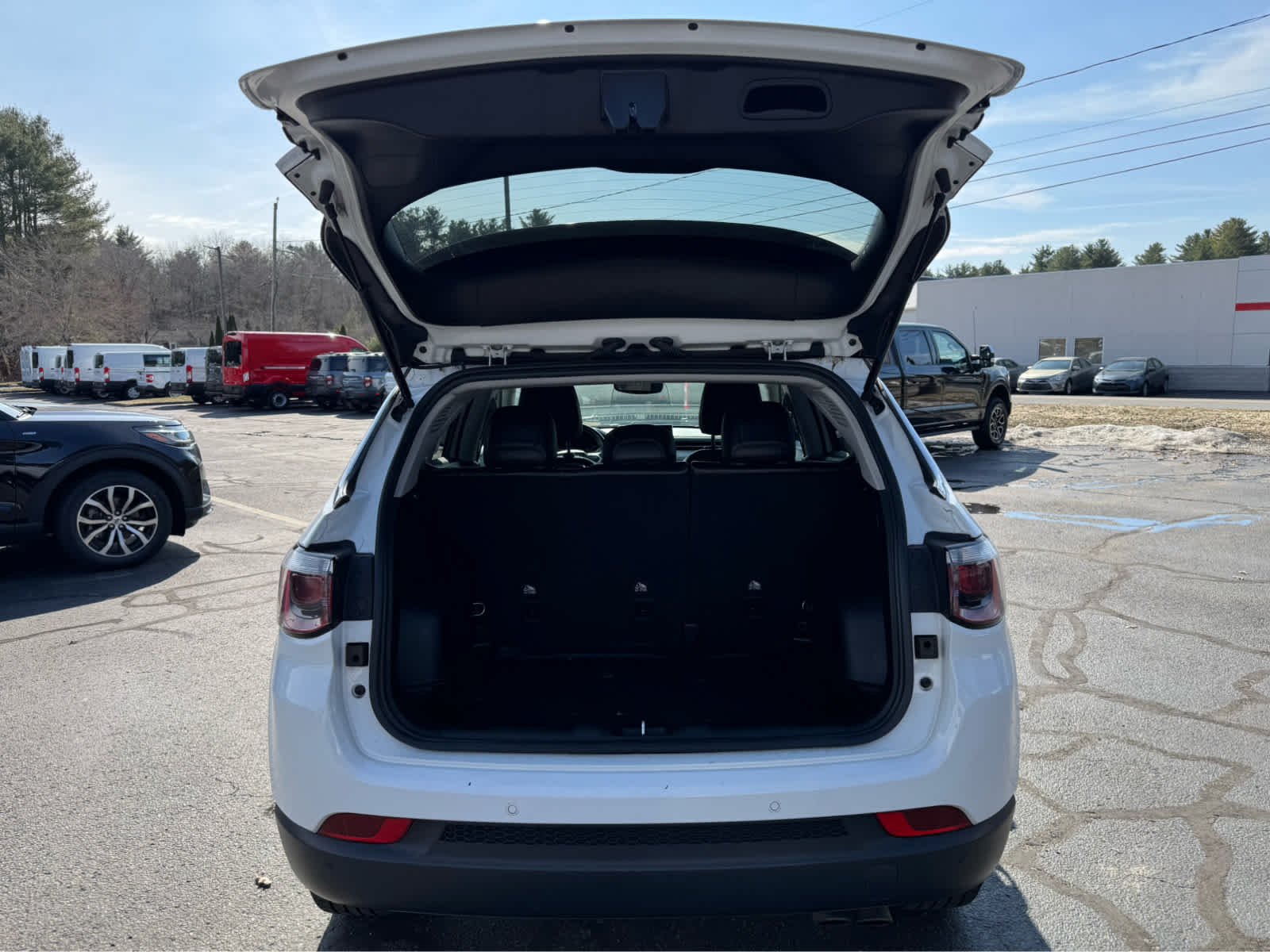 Used 2022 Bright White Clearcoat Jeep Limited image 5