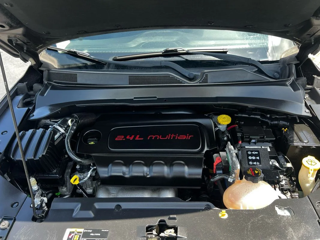 Used 2018  Jeep Altitude 4x4 image 30