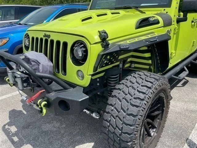 Used 2016 Green Jeep Unlimited Sahara image 10
