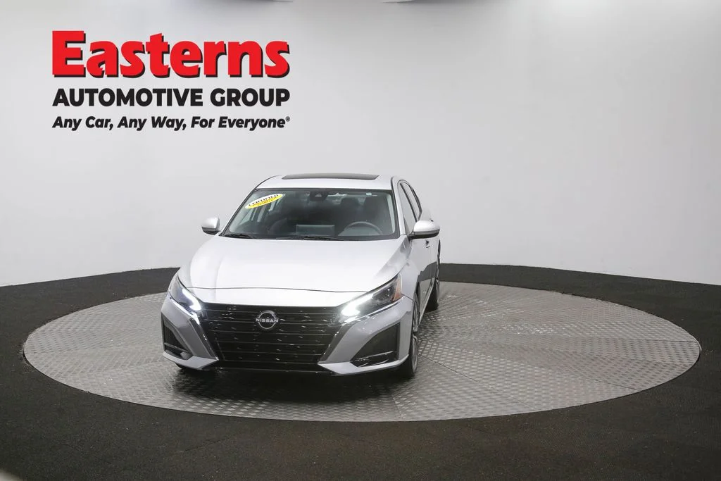 Used 2023 Silver Nissan 2.5 SV image 56