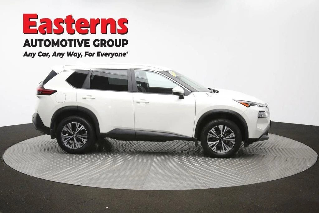 Used 2023 White Nissan SV image 47