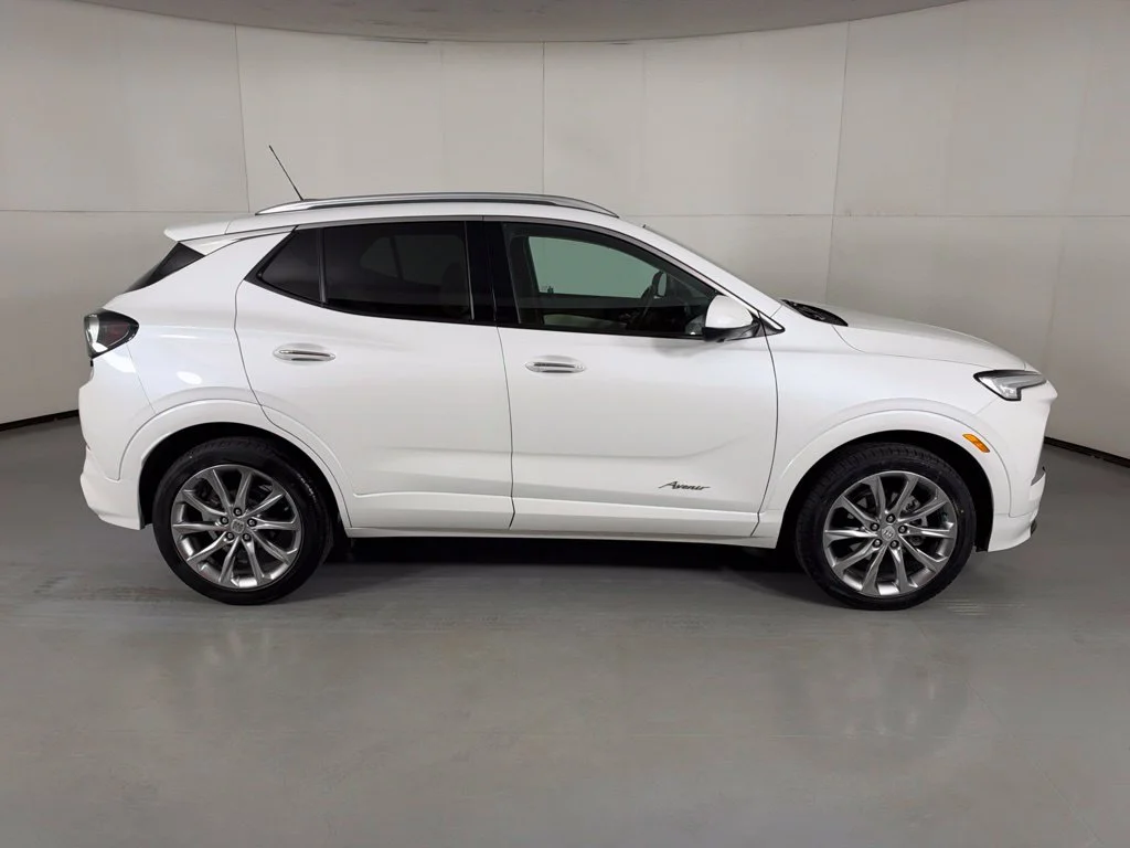 Used 2024 White Buick Avenir image 9