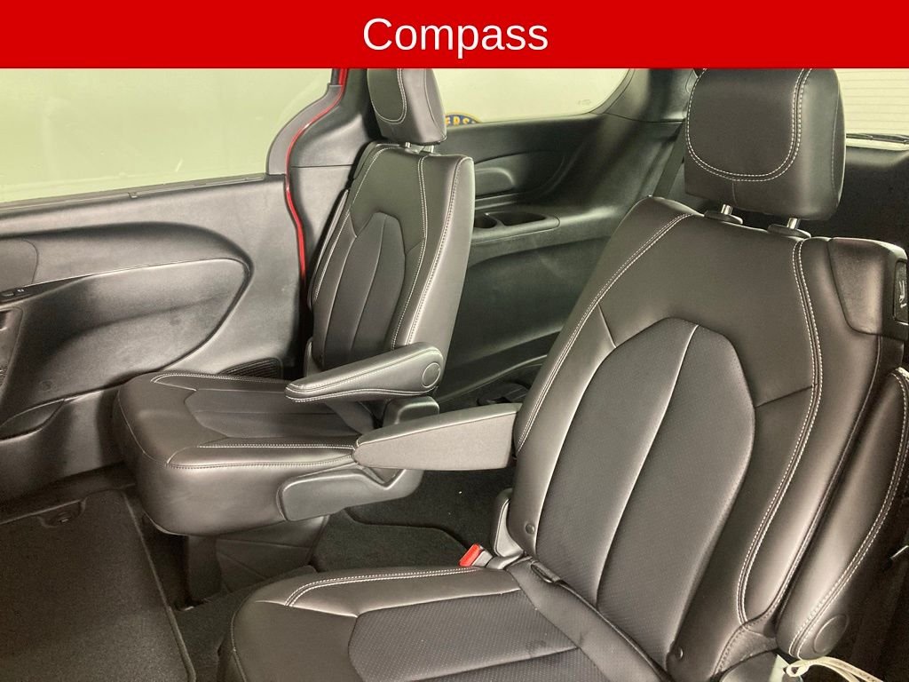 2026 Chrysler Pacifica Select - Photo 16