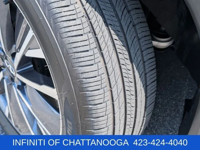 Certified Used 2026 Green INFINITI LUXE image 32