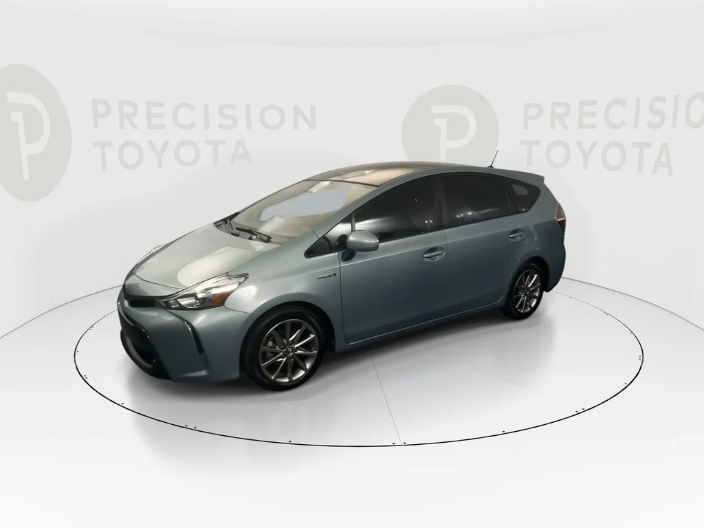 Used 2016 Sea Glass Pearl Toyota Five image 9