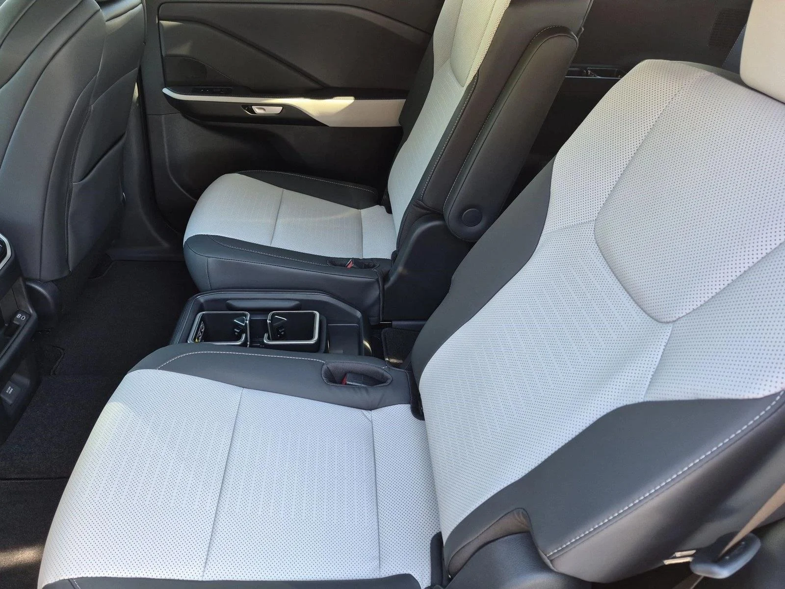 New 2026 Caviar Lexus TX 500h F SPORT PERFORMANCE PREMIUM AWD image 16
