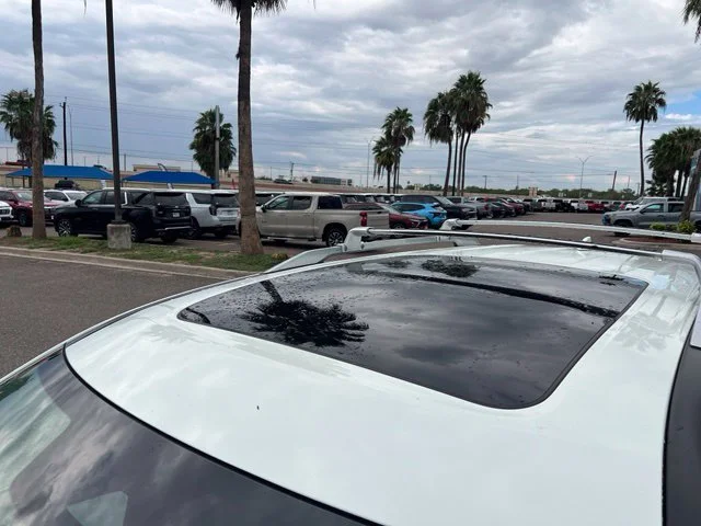 Used 2023 White Nissan Platinum image 7
