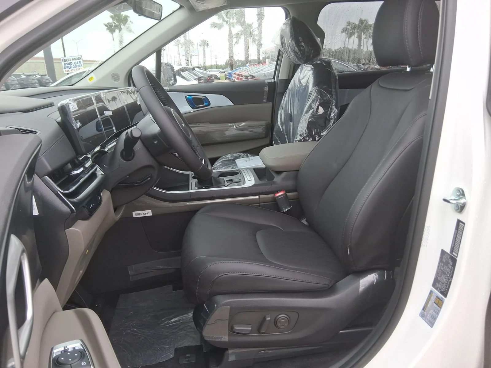 New 2026 White Kia LXS image 15