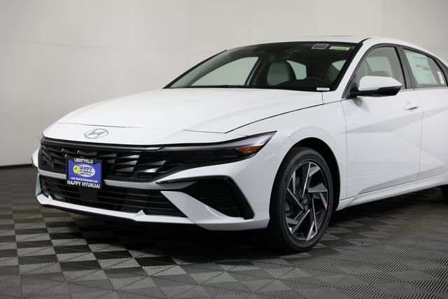 2025 Hyundai Elantra Limited - Photo 25