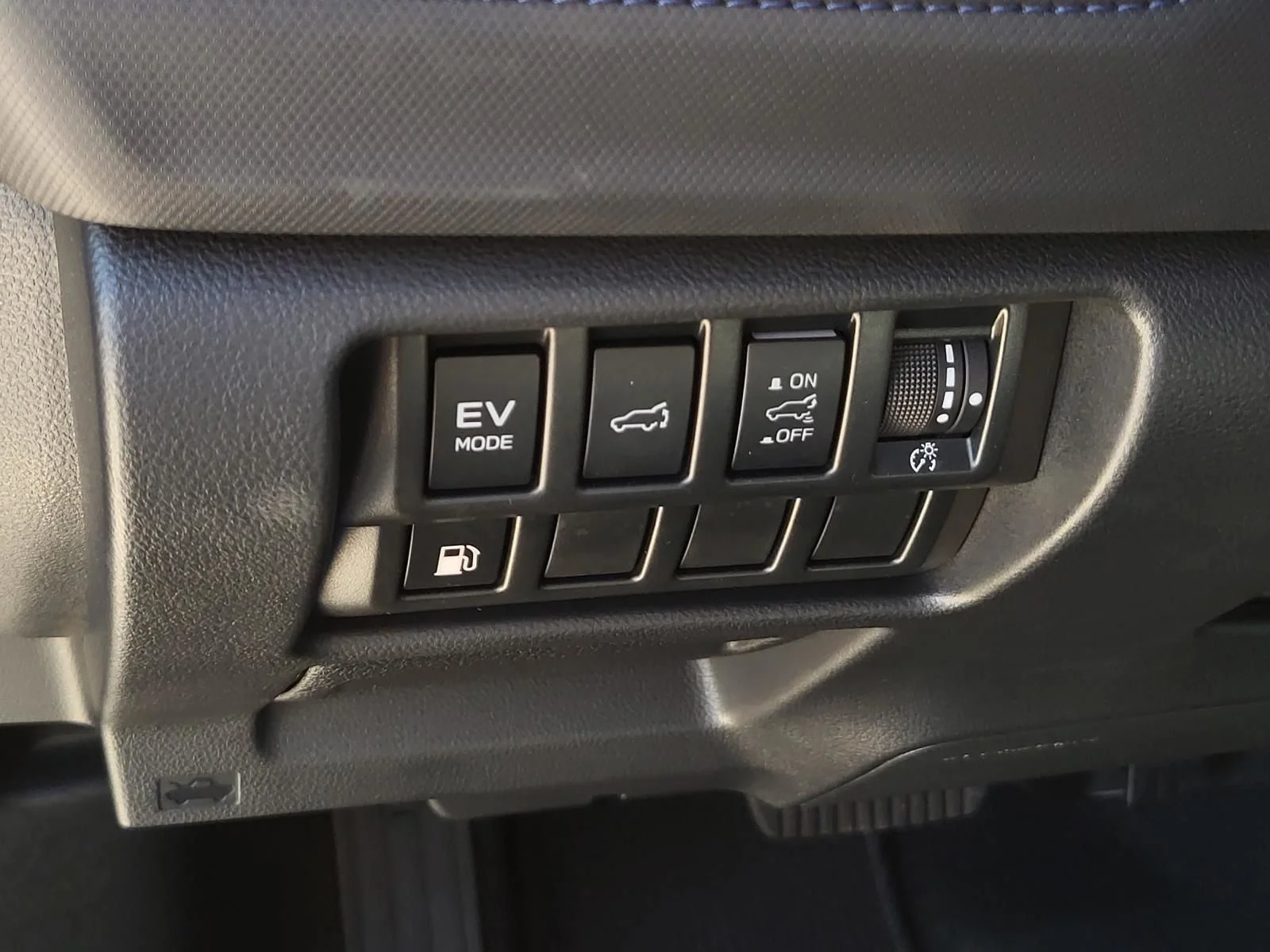 2025 Subaru Forester Limited - Photo 23