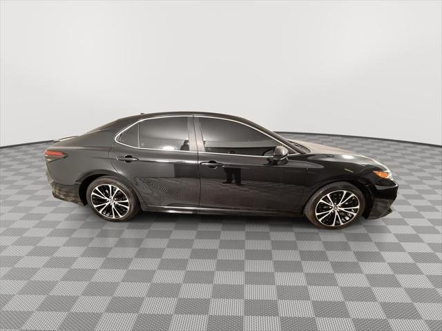 2020 Toyota Camry SE - Photo 13