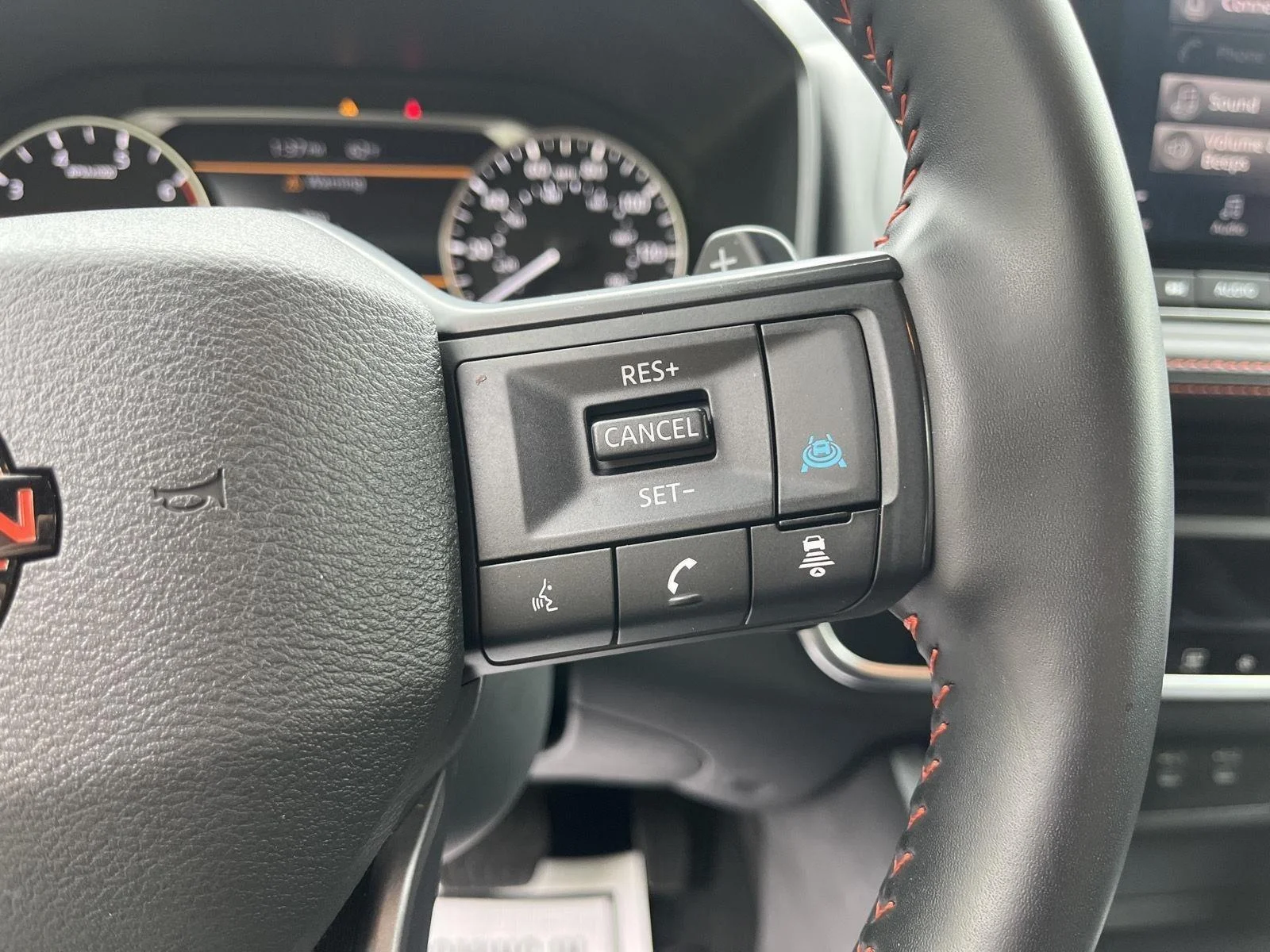 Used 2025 Boulder Gray Pearl Nissan Rock Creek image 27