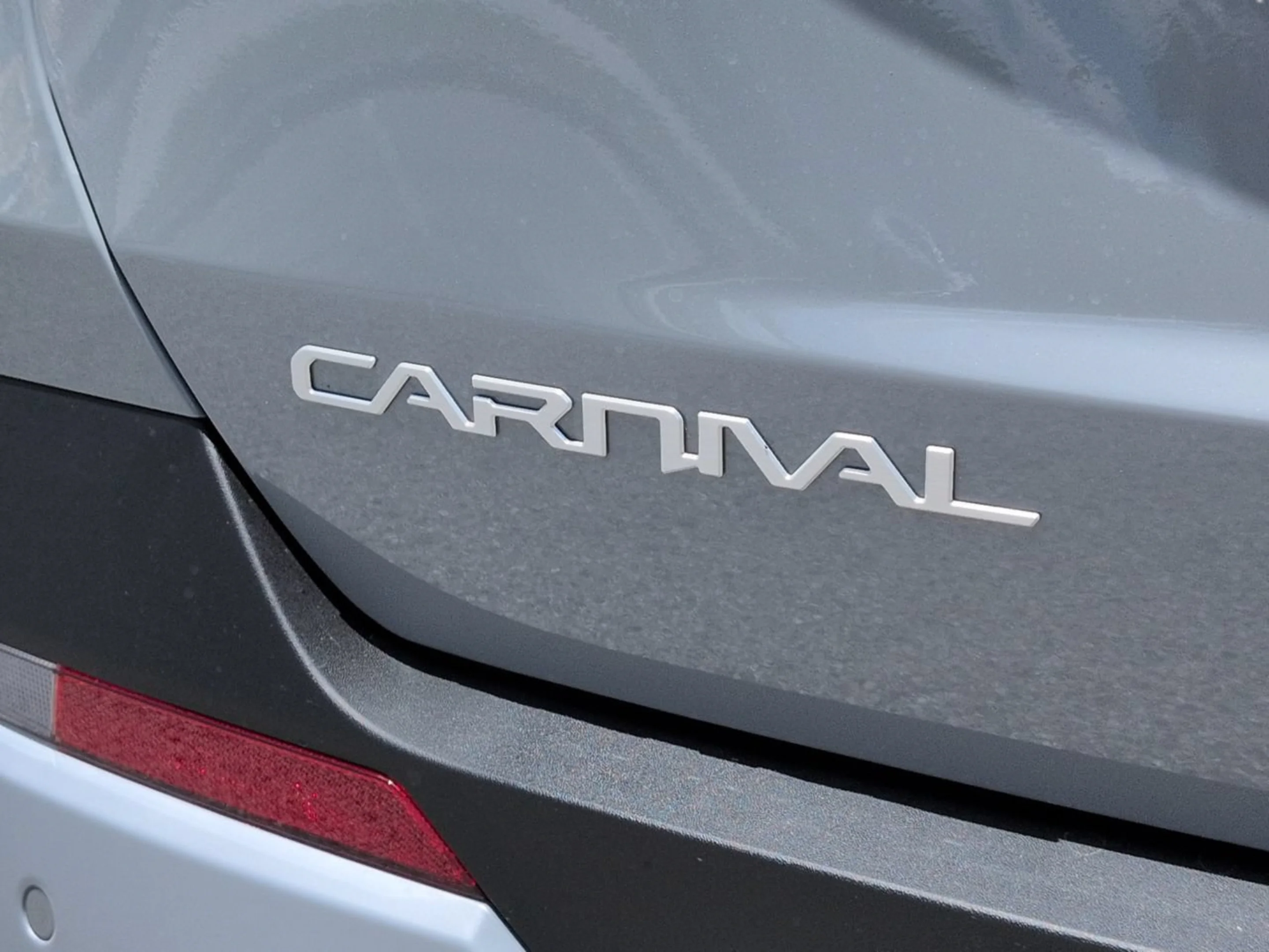 New 2027 Ceramic Silver Kia LXS image 13