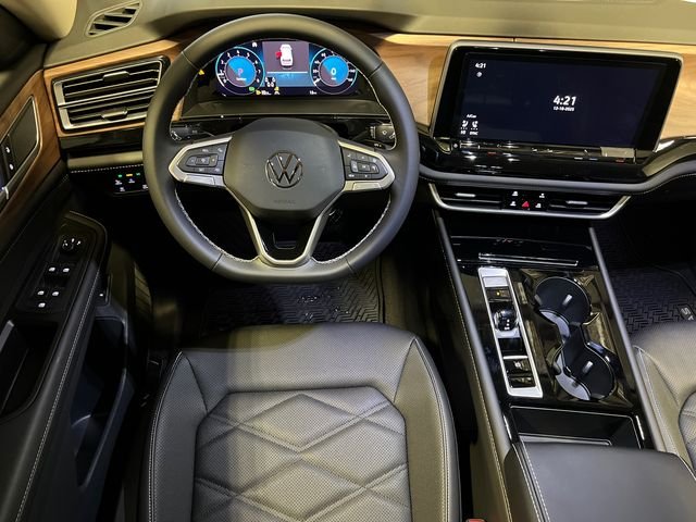 New 2026 Silver Volkswagen 2.0T SE w/Technology image 13
